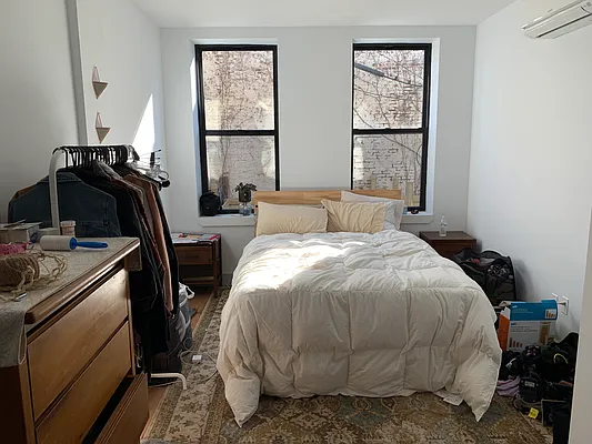 Rented by The Syper Group | media 12