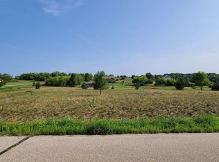 40 Swan Lake Summit Estates Ln, Pardeeville, WI 53954
