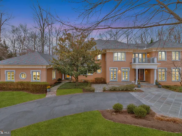 918 Centrillion Dr, Mc Lean, VA 22102