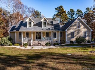 278 Steamboat Ln, Hartfield, VA 23071