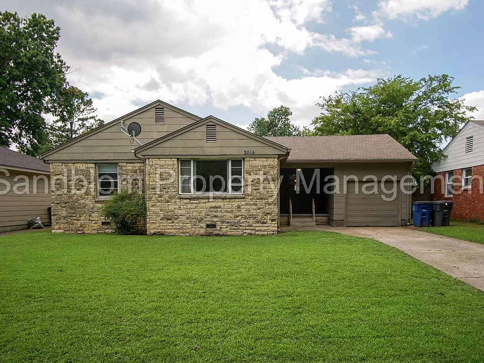 2614 S Urbana Ave