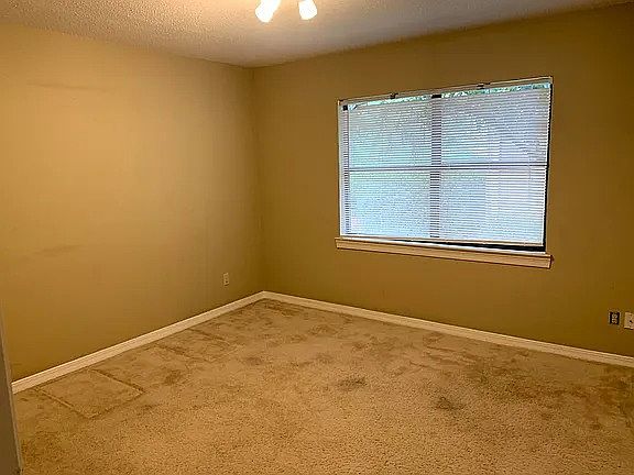 1st image of 1243 Deerwood Dr