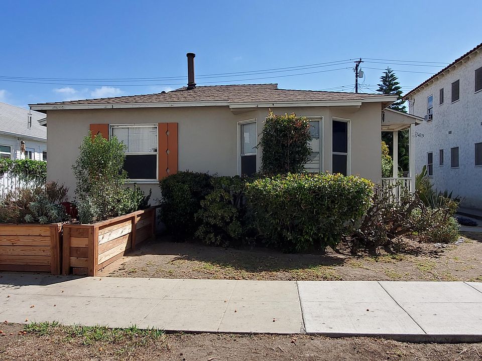 Duplex, unit is in back