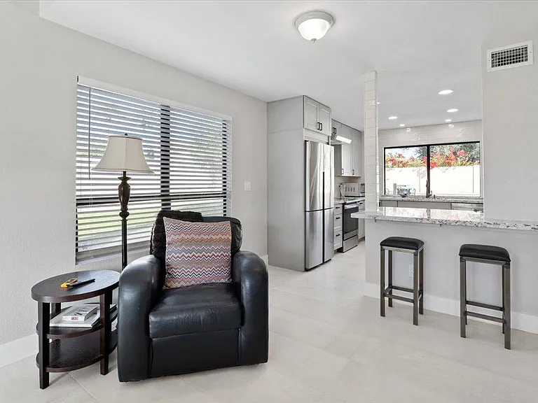 1745 N La Rosa Dr — Photo 12