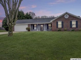 106 Scarborough Cir, New Market, AL 35761