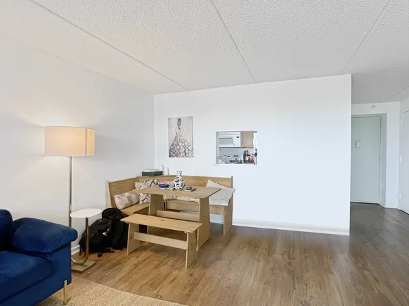 79-14 Rockaway Beach Boulevard image 13 of 15