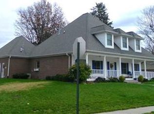 359 Creekbend Ln, Indianapolis, IN