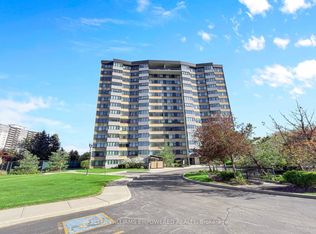 90 Fisherville Rd #203, Toronto, ON M2R 3J9