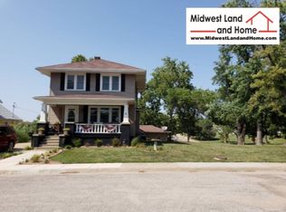 810 Hillcrest Ct, Marysville, KS 66508