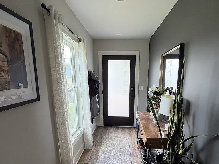 1138 E 19th St — Photo 2
