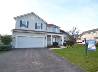 7072 Nathan Ln, Carpentersville, IL