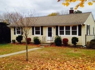 5 Elaine Ave, Portsmouth, RI 02871