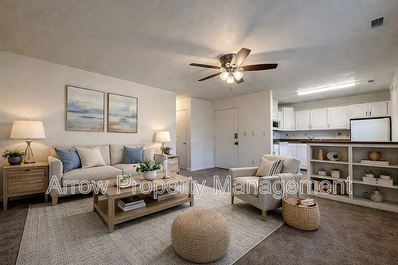 2 bed, 1.0 bath, 743 sqft, $895 — Photo 2