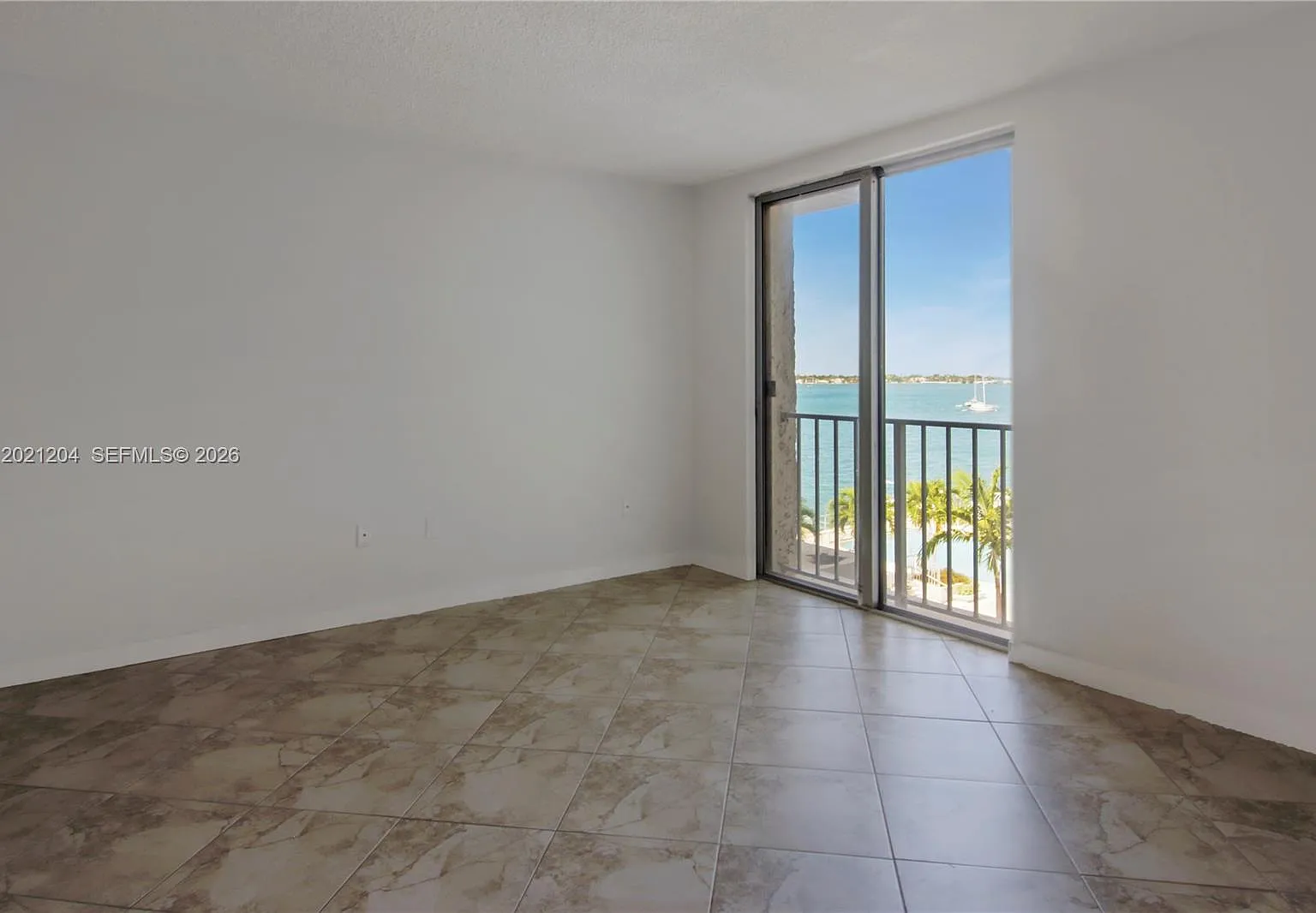 South Bay Club Condo — Photo 2