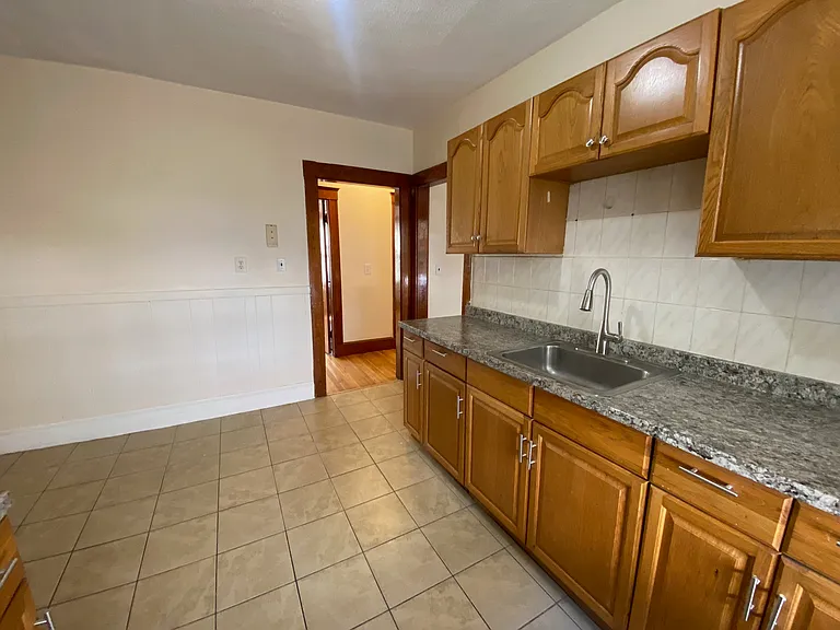 28 Aldrich St #1 — Photo 9