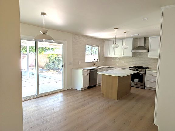4th image of 11074 Vanalden Ave