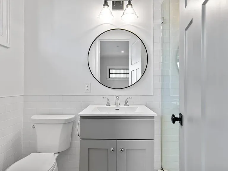"Carlisle" -1BR / 1BA @ 96 East Ave