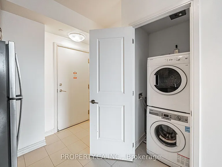 9205 Yonge St #1605 — Photo 10