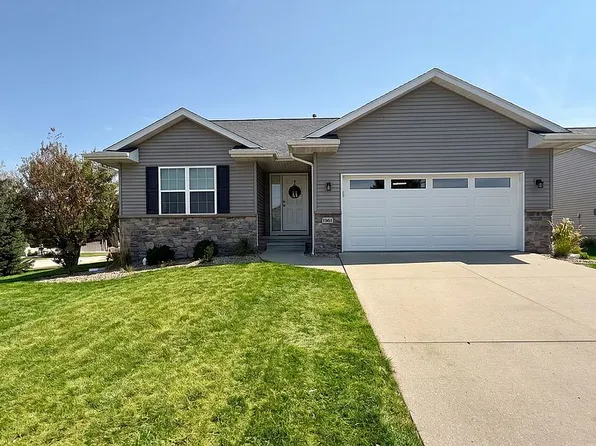 1864 Mackinaw Dr, Iowa City, IA 52245