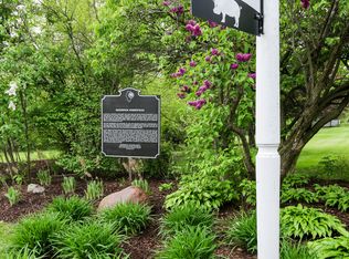 1001 Plum Tree Rd, BARRINGTON Hills, IL 60010