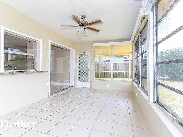9341 NW 24th Pl — Photo 7