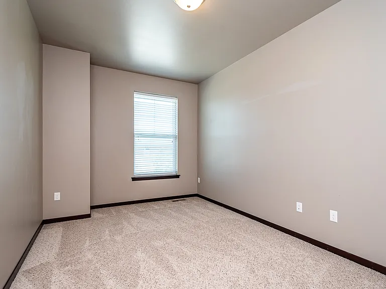 508 Eastbury Dr — Photo 12