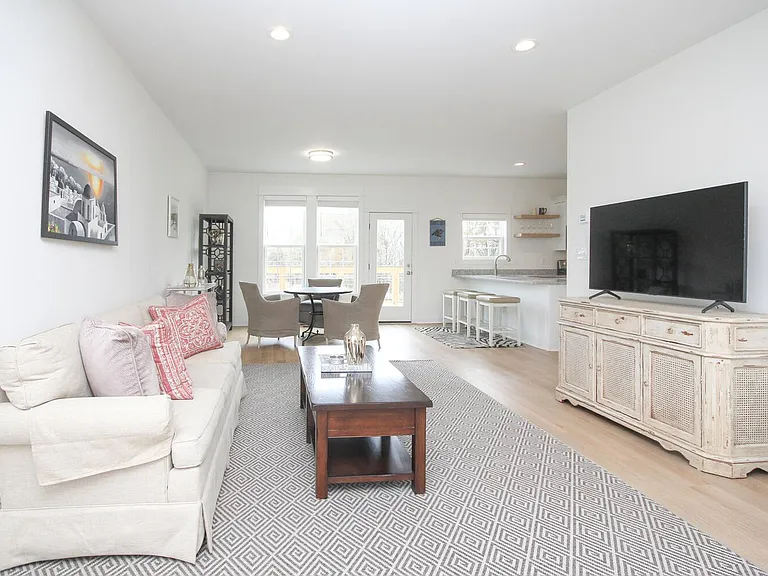 1076 Startown Rd — Photo 7