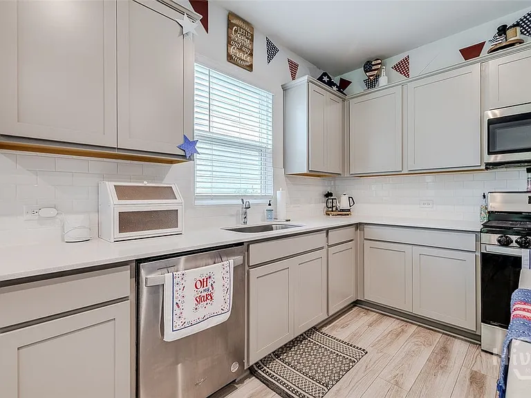 64 Shade Tree Dr — Photo 8