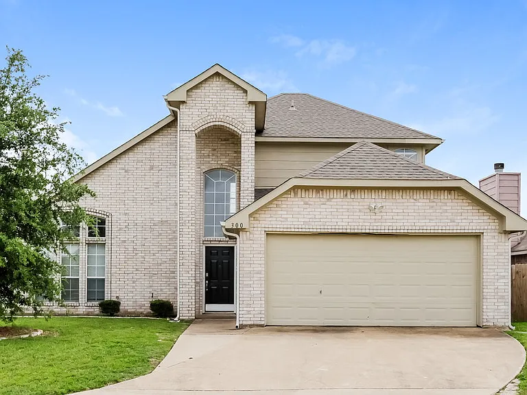 300 Stone Creek Blvd — Photo 1