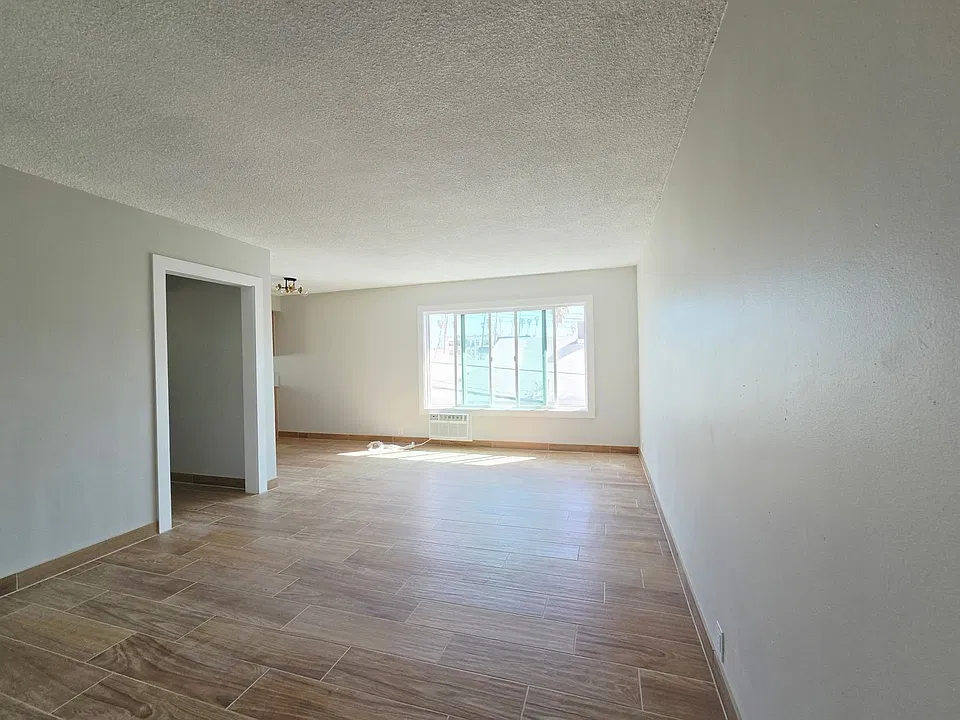 450 S Normandie Ave