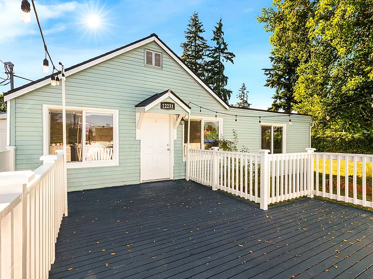 12231 1st Ave SW — Photo 2