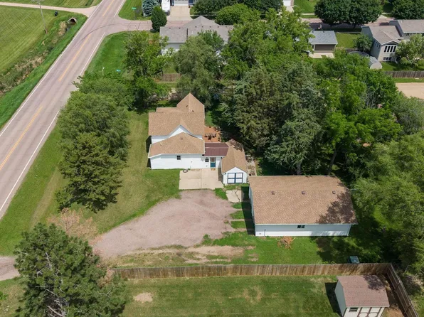 304 N Western Ave, Hartford, SD 57033