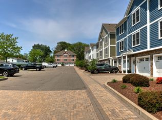 339 Meadowside Rd APT B, Milford, CT 06460