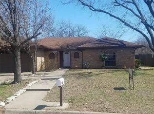 7801 Marlborough Dr W, Fort Worth, TX 76134
