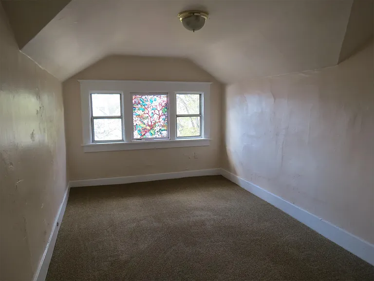 742 N 300 W — Photo 12