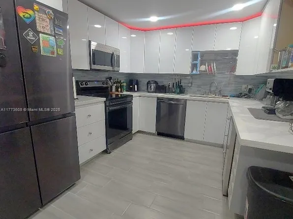 16300 Golf Club Rd APT 317, Weston, FL 33326