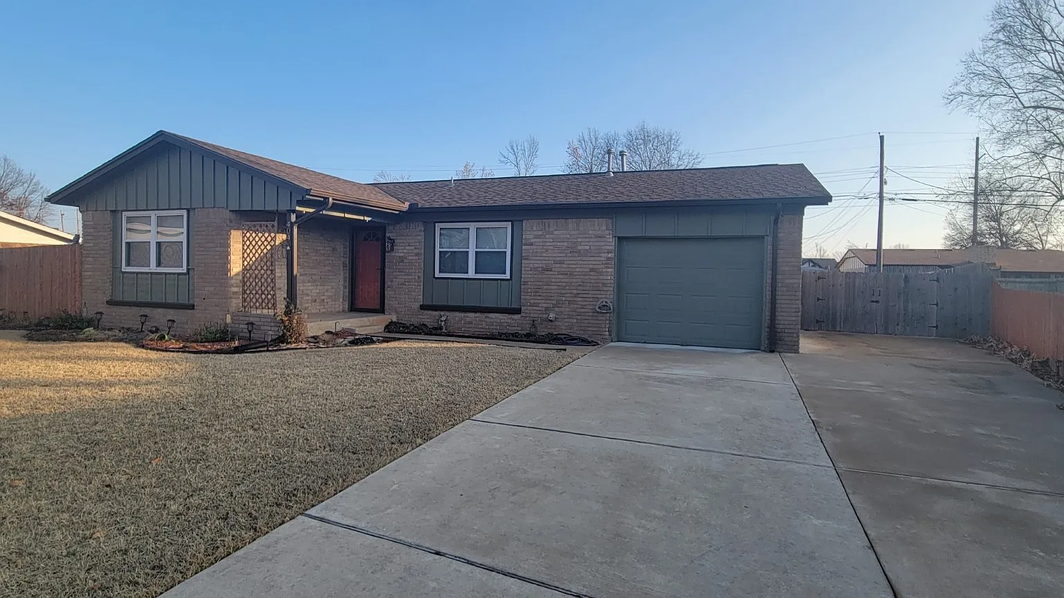 3 bed, 1.0 bath, 990 sqft, $1,400 — Photo 3