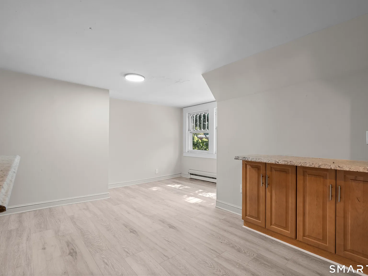 908 Main St — Photo 4