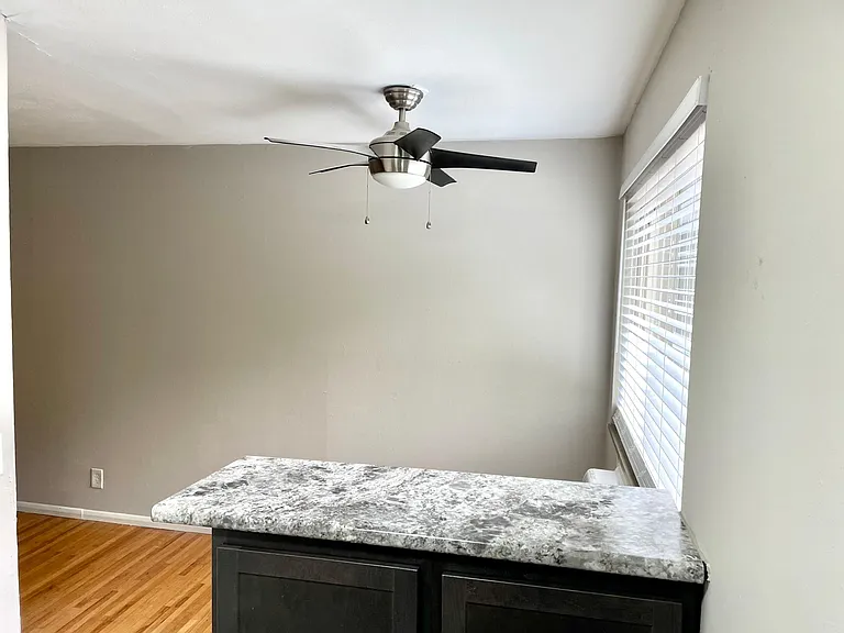 3217 Russell Blvd #5 — Photo 3