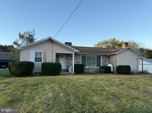 33 W Main St, Thompsontown, PA 17094