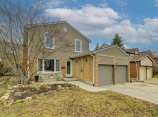 15 Deerwood Cres, Kitchener, ON N2N 1R4