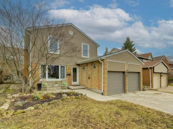 15 Deerwood Cres, Kitchener, ON N2N 1R4