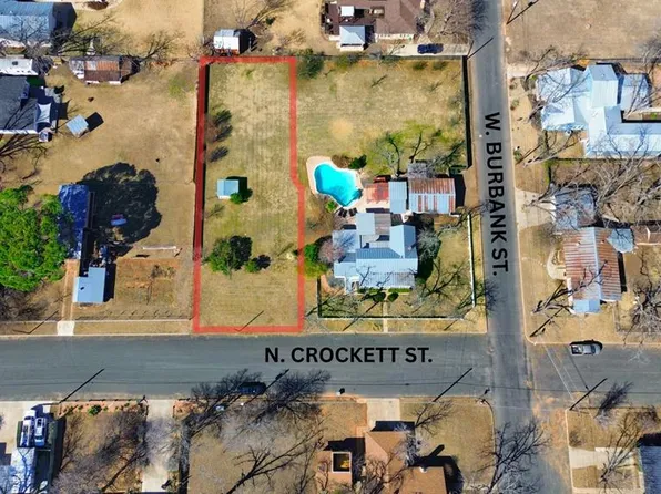 906 N Crockett St, Fredericksburg, TX 78624