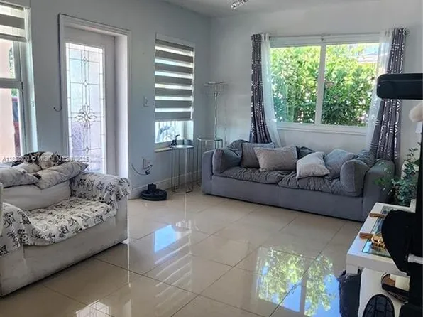 802 E 30th St, Hialeah, FL 33013