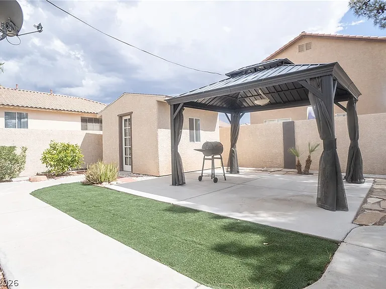7861 Darby Ave — Photo 47