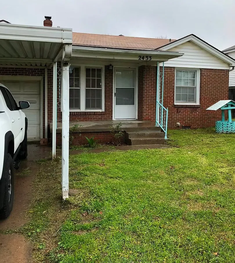2 bed, 909 sqft, $1,200 — Photo 2