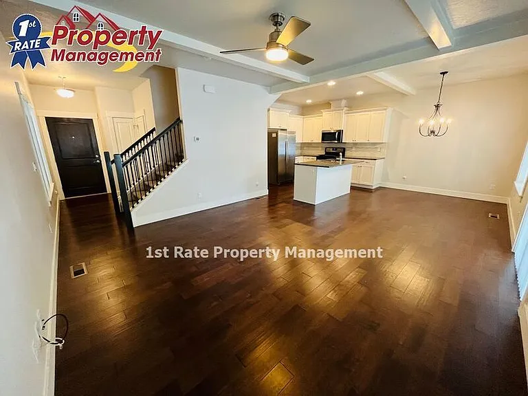 431 S Academy Ln — Photo 2
