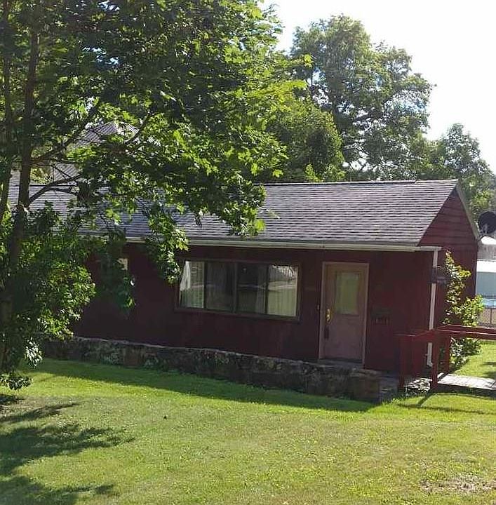 1st image of 102 Brown Ave
