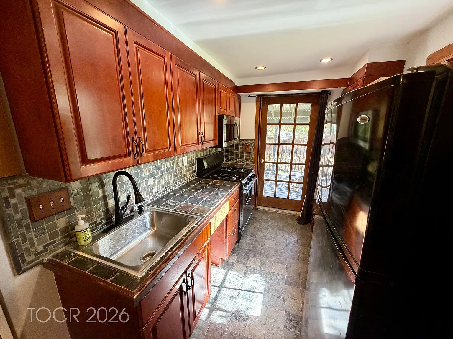 1 bed, $2,300 — Photo 4