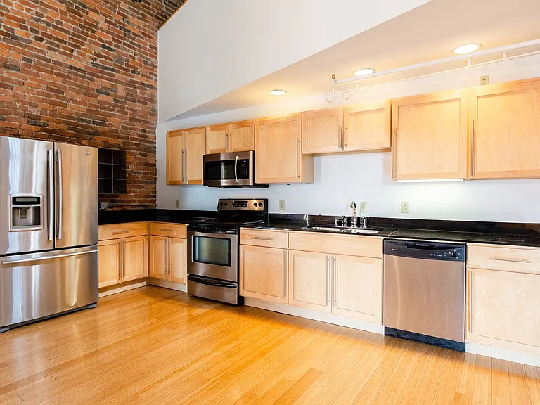 305 Church St #306 — Photo 6